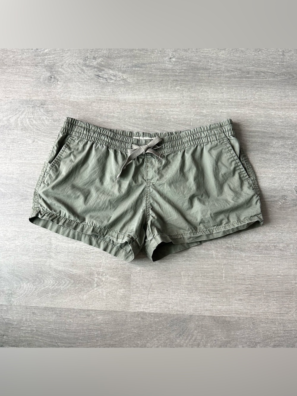 Who.A.U California Olive Drawstring Utility Cargo Mini Shorts